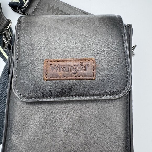 Wrangler Ladies Cell Phone Purse With Back Card Slots Crossbody Adjustable Strap - Picture 2 of 9